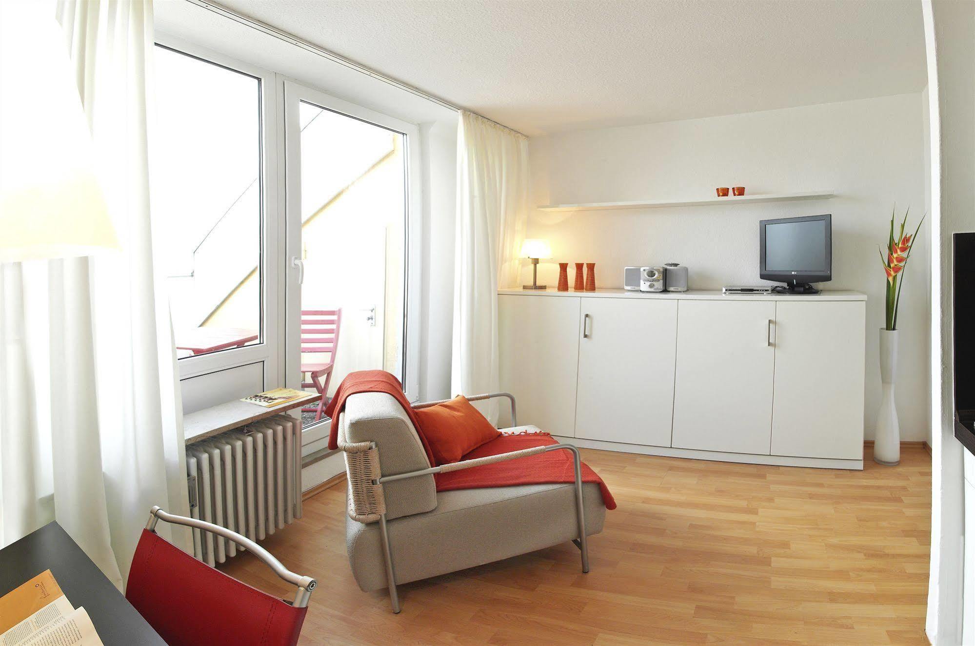 Frederics Muenchen City Schwabing Szoba fotó