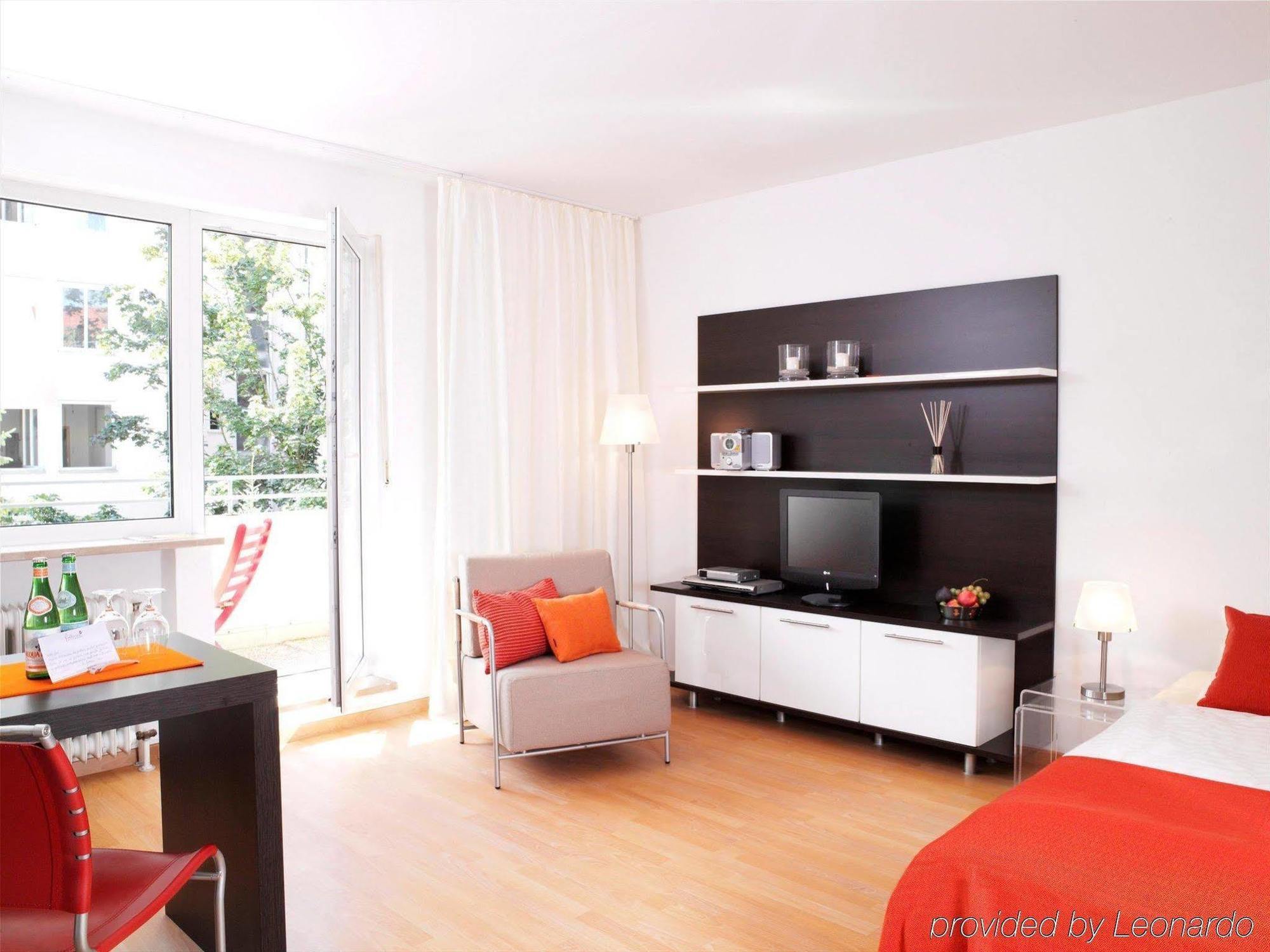 Frederics Muenchen City Schwabing Szoba fotó